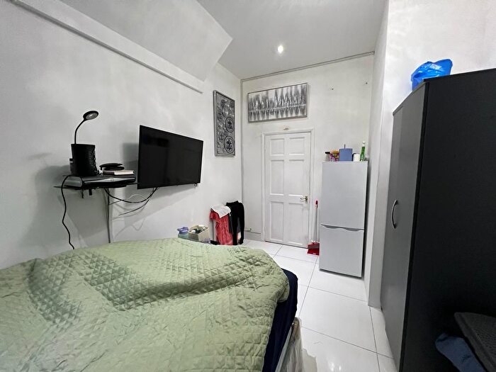 1 Bedroom Studio To Rent In Ilford, IG3