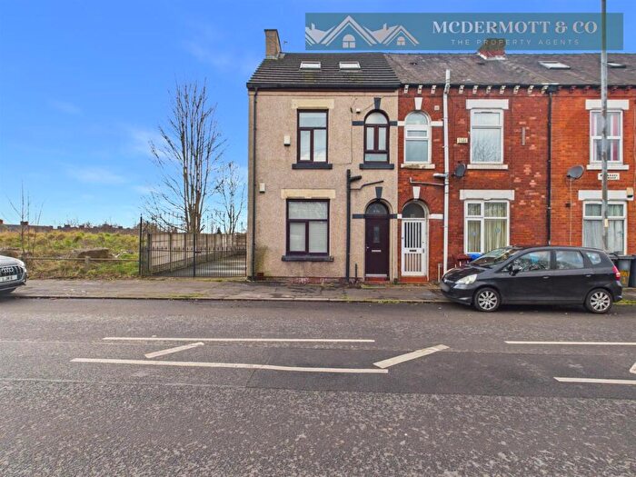 3 Bedroom Flat For Sale In Monsall Road, Manchester, M40