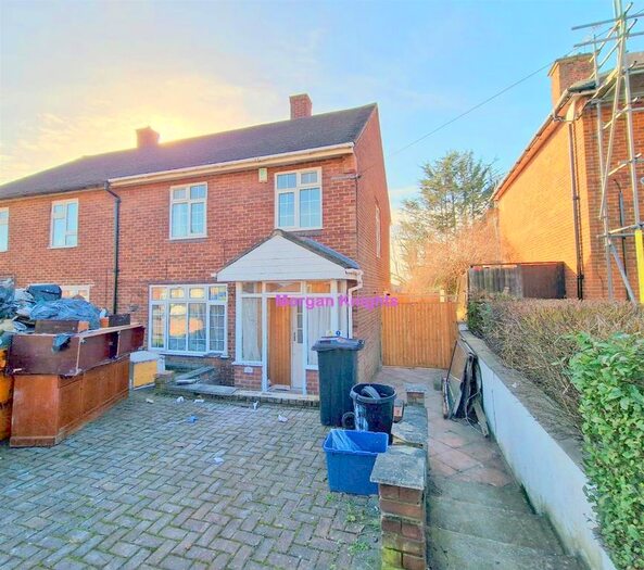 3 Bedroom Semi-Detached House To Rent In Agister Road, Chigwell, IG7