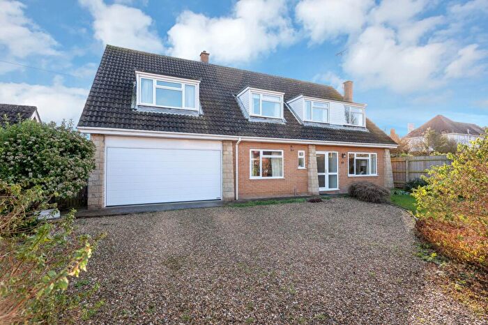 5 Bedroom Detached House For Sale In Queens Walk, Stamford, PE9