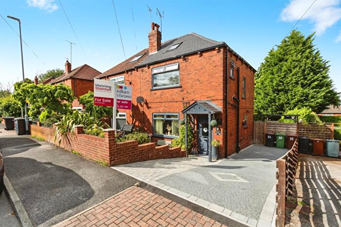 3 Bedroom Semi-Detached House For Sale In Park Street, Churwell, Leeds, LS27
