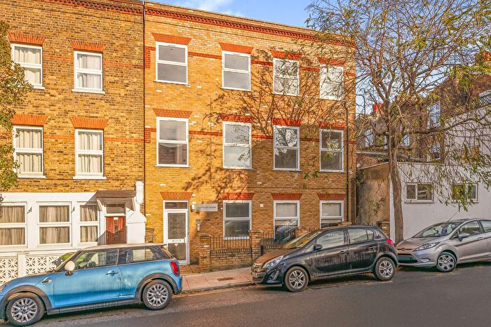 2 Bedroom Flat For Sale In Whateley Road, London, SE22