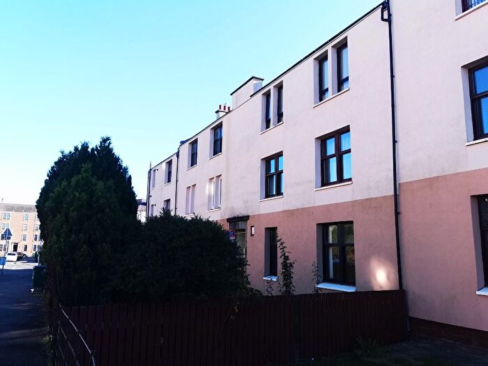 2 Bedroom Flat To Rent In Marryat Street, Coldside, Dundee, DD3