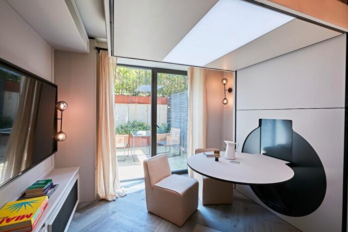 Studio To Rent In Willesden Lane, London, NW2