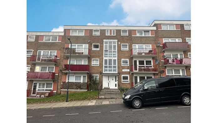 2 Bedroom Flat For Sale In Darwin House, Kingsgate, Wembley, Greater London, HA9
