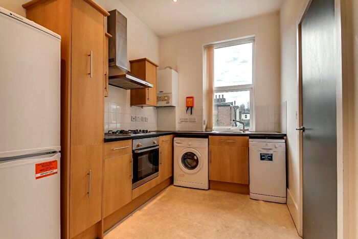 1 Bedroom Flat To Rent In Archway Road, First Floor Flat, Archway, London, N19