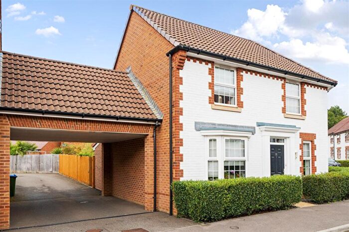 4 Bedroom Detached House For Sale In Agincourt Drive, Sarisbury Green, Southampton, SO31
