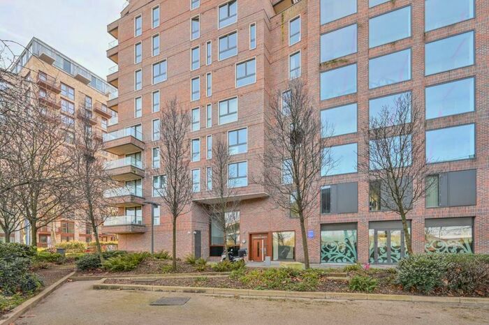 1 Bedroom Flat To Rent In Connaught Heights, Silvertown, London, E16