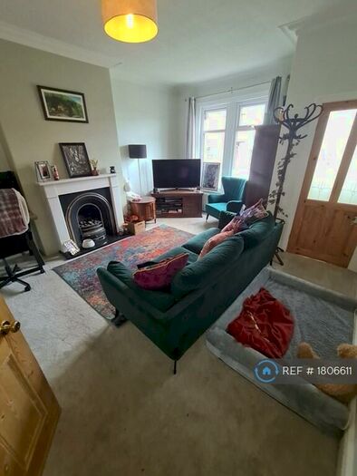 2 Bedroom Terraced House To Rent In Low Lane, Horsforth, Leeds, LS18