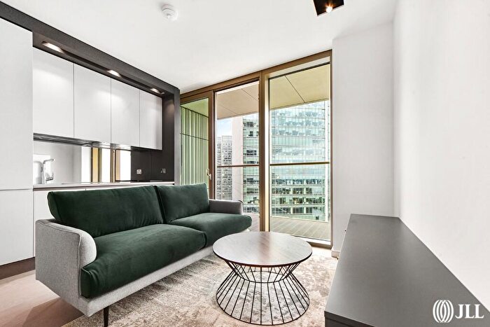 Flat To Rent In Park Drive, E14