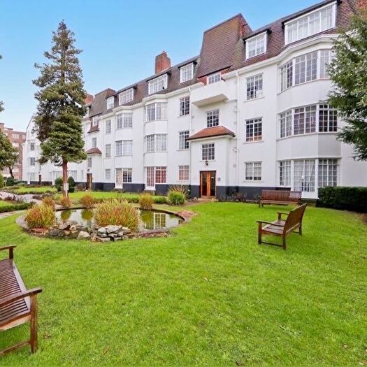 2 Bedroom Flat To Rent In Streatham Hill, London, SW2