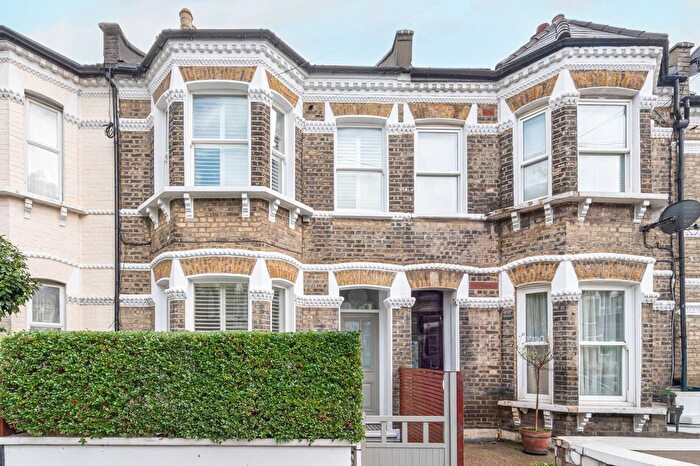 5 Bedroom Property For Sale In Kimberley Road, Clapham North, London, SW9