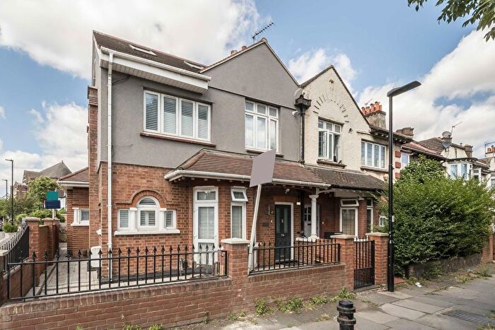 2 Bedroom Flat To Rent In Horn Lane, Horn Lane, W3