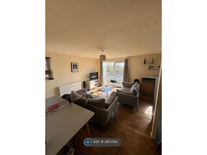 2 Bedroom Flat To Rent In Arncliffe Road, Leeds, LS16