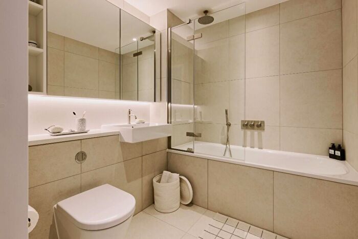 2 Bedroom Apartment To Rent In New Drum Street, London, E1