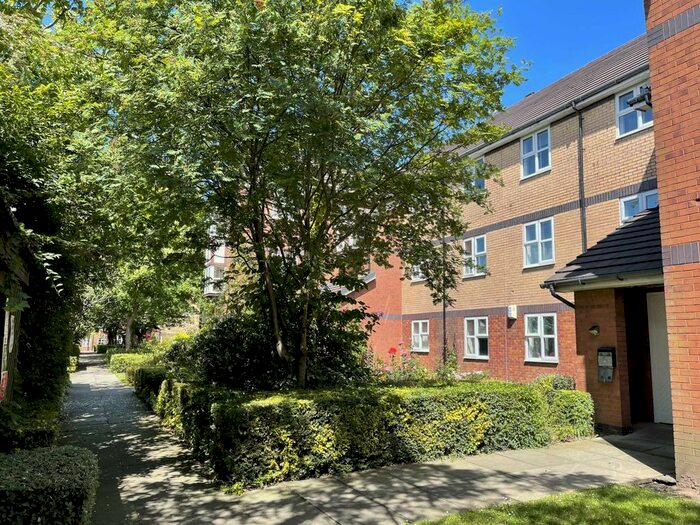 2 Bedroom Flat To Rent In Hyndman Court, Sheader Drive, M5