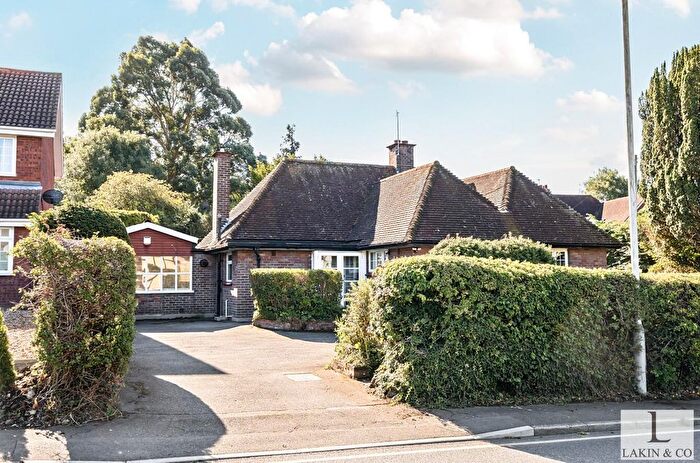 3 Bedroom Detached Bungalow For Sale In Harefield Road, Uxbridge, UB8