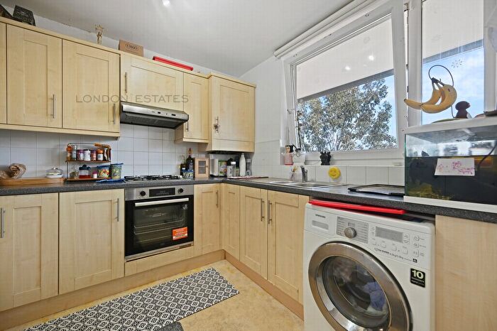 2 Bedroom Flat To Rent In Chasemore House, Dawes Road, Fulham, SW6