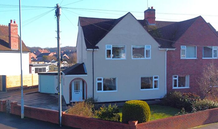 3 Bedroom Semi-Detached House For Sale In Ashby Road, Moira, DE12