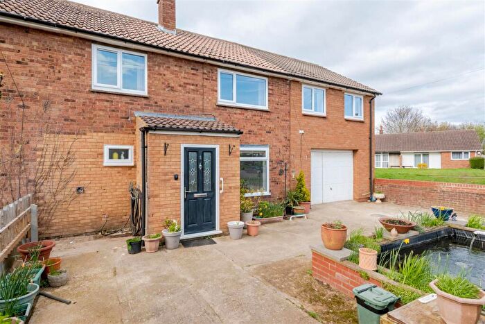 4 Bedroom End Of Terrace House For Sale In Charles Close, Rushden, NN10