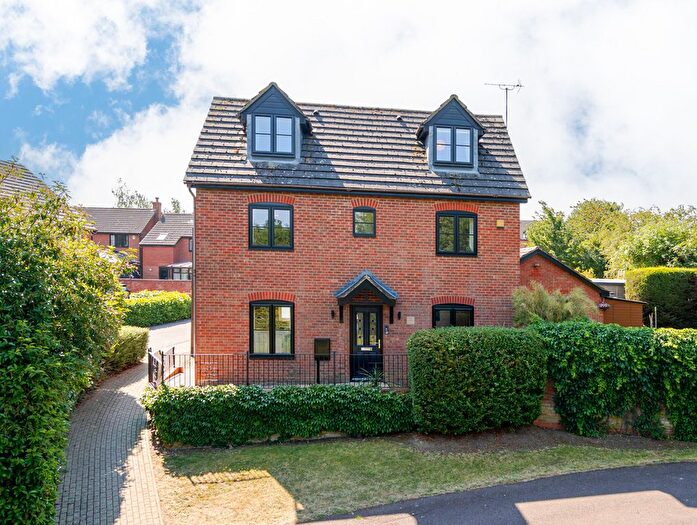 4 Bedroom Detached House For Sale In Angora Close, Shenley Brook End, Milton Keynes, MK5