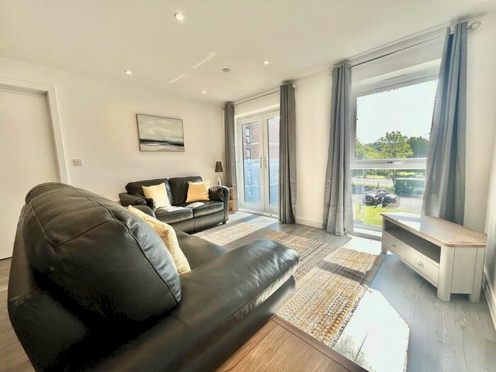 2 Bedroom Apartment To Rent In Alexandra Park, LS4