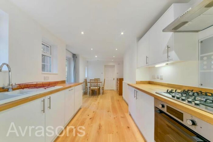 1 Bedroom Flat To Rent In Crimsworth Road, London, SW8