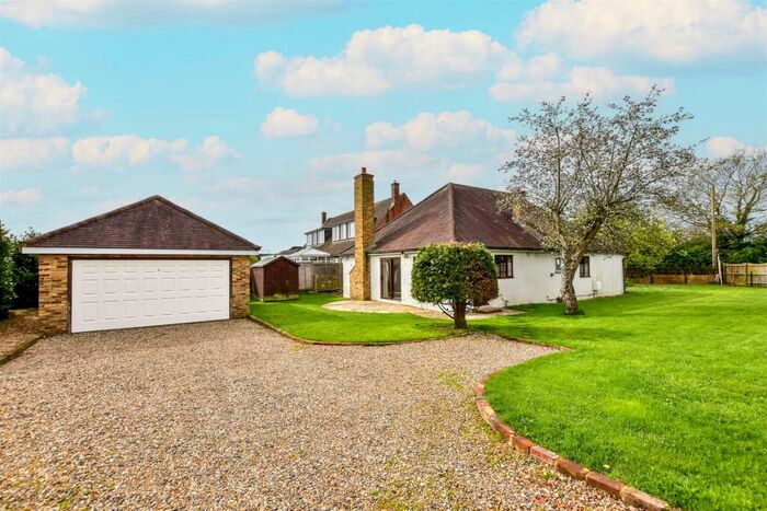 4 Bedroom Detached Bungalow To Rent In Narcot Lane, Chalfont St. Giles, HP8