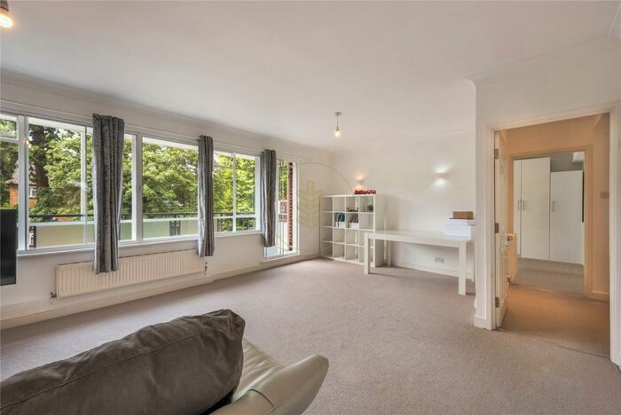 2 Bedroom Apartment To Rent In Freeland Park, Holders Hill Road, Hendon, London, NW4