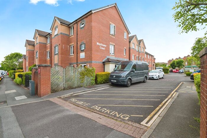1 Bedroom Flat For Sale In Oakley Road, Southampton, SO16