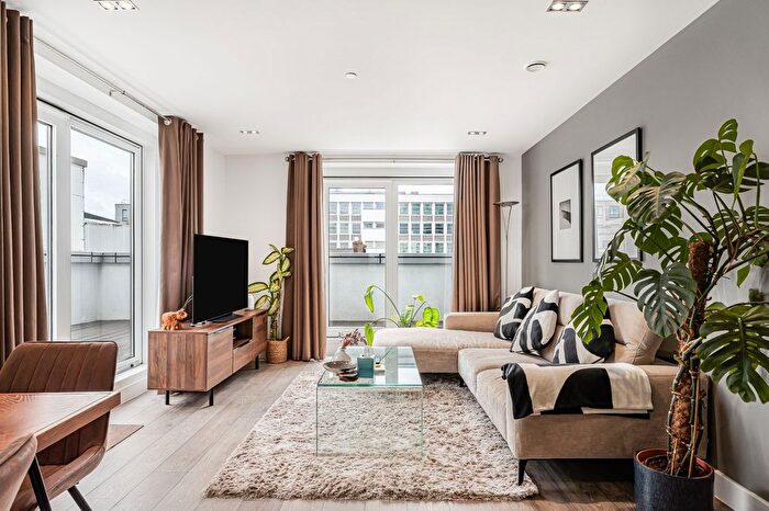 2 Bedroom Flat To Rent In City Road, London, EC1Y