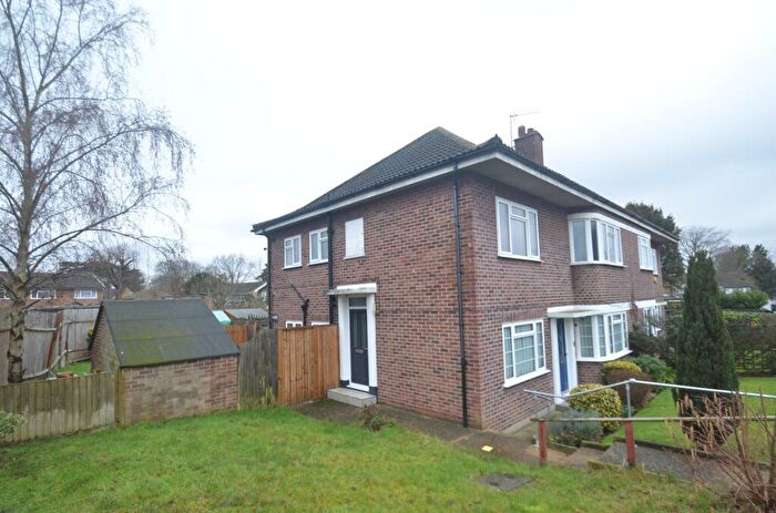 2 Bedroom Maisonette For Sale In Lyconby Gardens, Shirley, Croydon, CR0