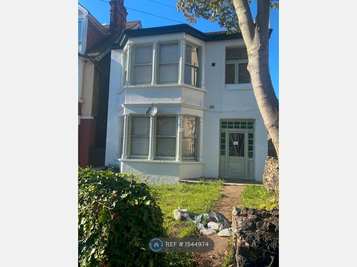 1 Bedroom Flat To Rent In Pembury Road, Westcliff-On-Sea, SS0