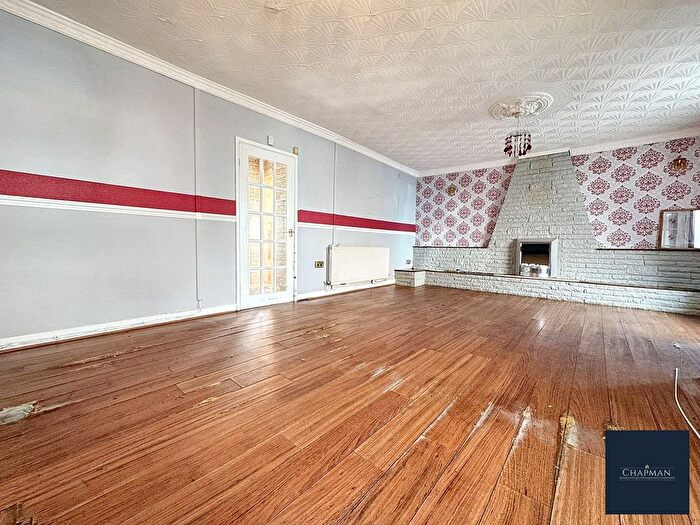 3 Bedroom End Terrace House For Sale In Tyntyla Road, Tonypandy, CF40