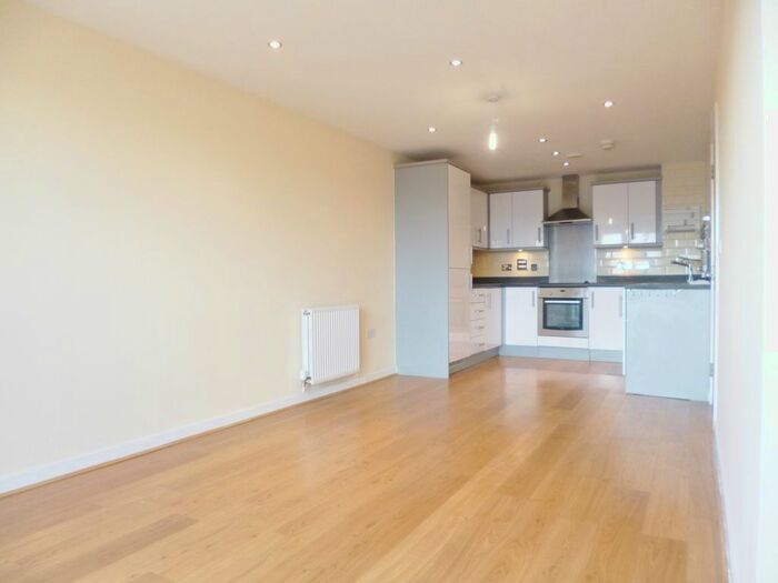 2 Bedroom Flat To Rent In Wilmington Close, Watford, WD18
