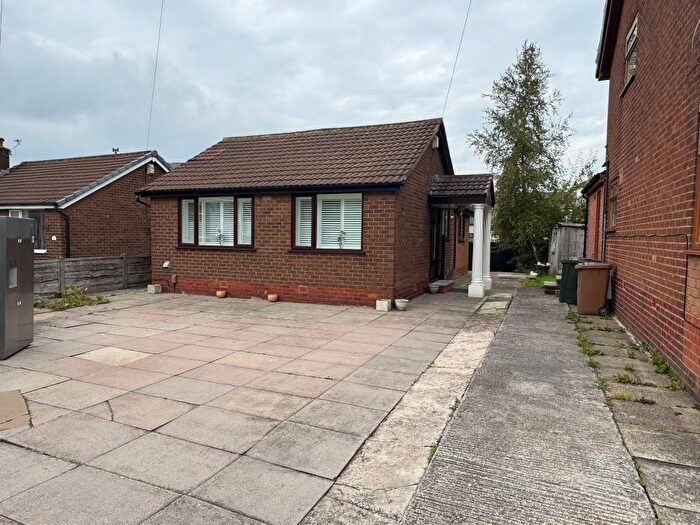 3 Bedroom Bungalow To Rent In Marigold Street, Rochdale, OL11