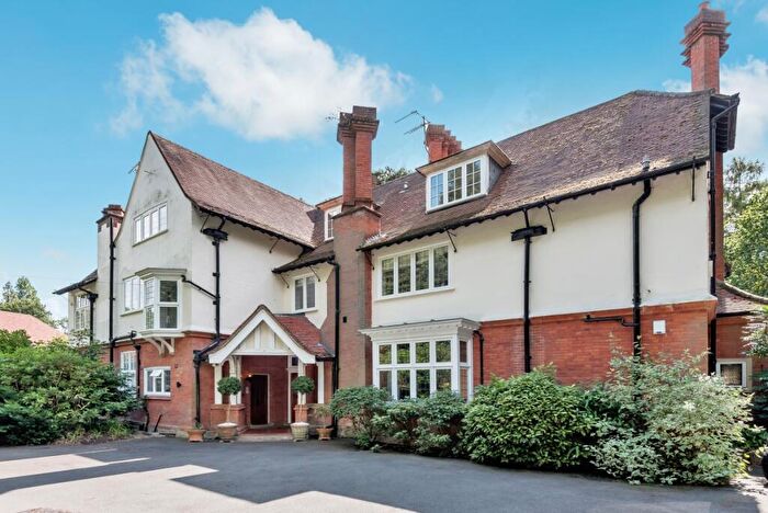 3 Bedroom Flat To Rent In Friary Road, Ascot, SL5