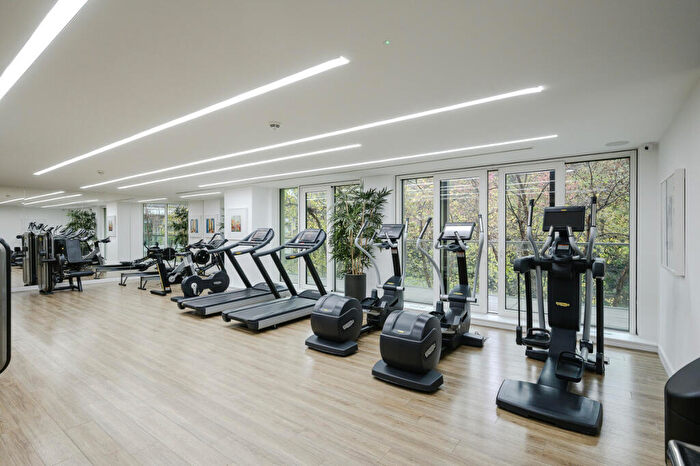 2 Bedroom Apartment To Rent In Sopwith Way, Battersea, SW7