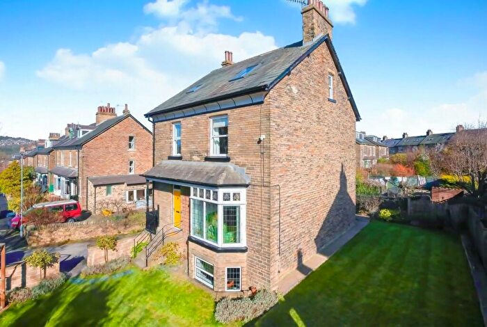 6 Bedroom Detached House For Sale In Farfield Road, Shipley, West Yorkshire, BD18