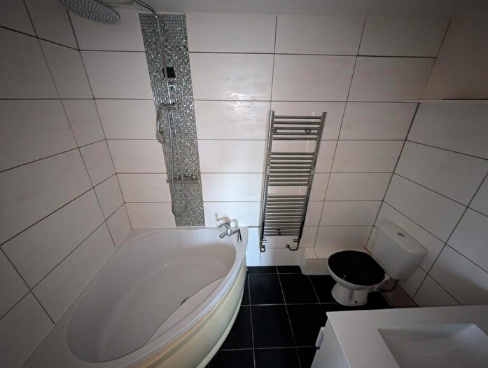 2 Bedroom Bungalow For Sale In Seaview Road, Wallasey, CH45