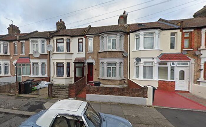 4 Bedroom Mews To Rent In Norman Road, Ilford, IG1