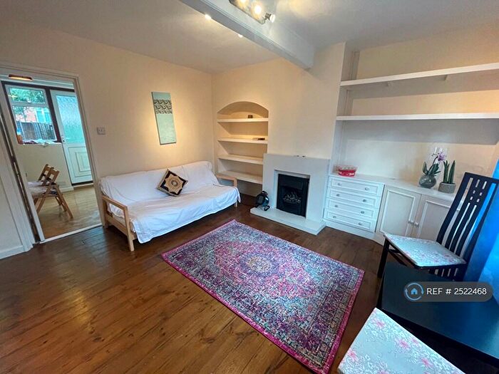 2 Bedroom End Of Terrace House To Rent In Buckland Walk, Morden, SM4