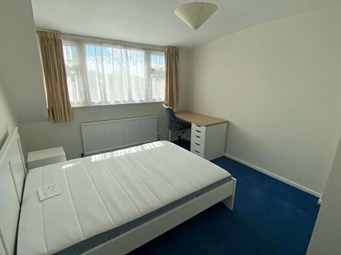 1 Bedroom Semi-Detached House To Rent In Penshurst Road, Potters Bar, Hertfordshire, EN6