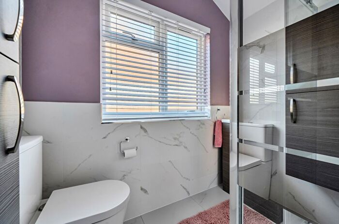 3 Bedroom Bungalow For Sale In Victoria Road, Mortimer Common, Reading, Berkshire, RG7