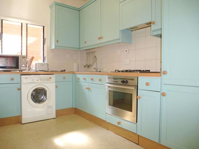 1 Bedroom Flat To Rent In Woodstock Road, Bedford Park, Chiswick, W4