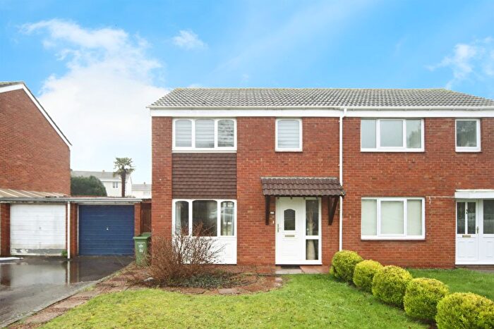 3 Bedroom Semi-Detached House For Sale In Broughton Close, Taunton, TA1