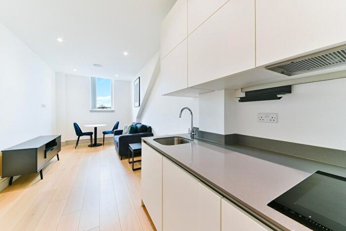 1 Bedroom Flat To Rent In Broad House, Imperial Drive, HA2