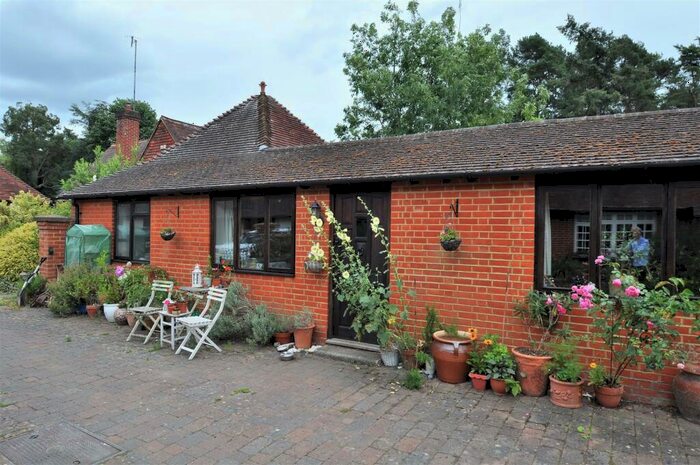 2 Bedroom House To Rent In Snowdenham Lane, Bramley, GU5