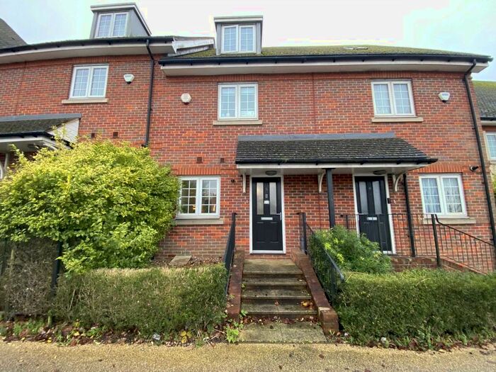 3 Bedroom Town House To Rent In Watford Road, Elstree, WD6