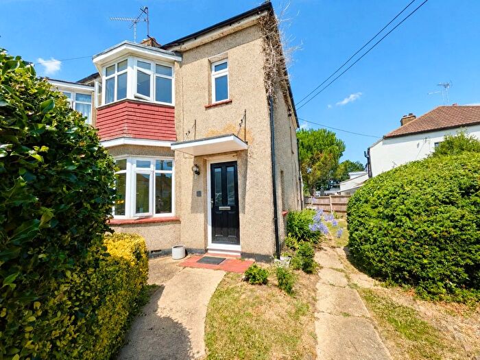 3 Bedroom Semi-Detached House For Sale In Heather Drive, Hadleigh, Essex, SS7